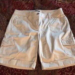 WHBM NWT Bermuda shorts, size 2